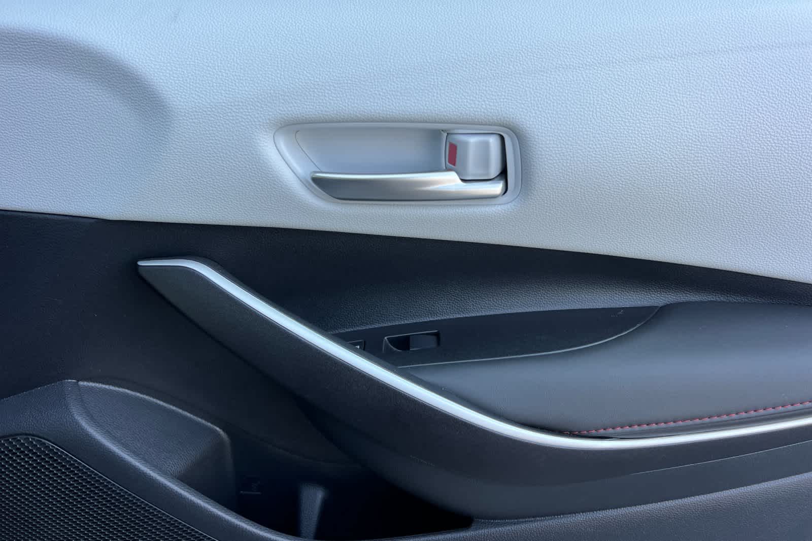 Thumbnail: 2025 Toyota Corolla - 17