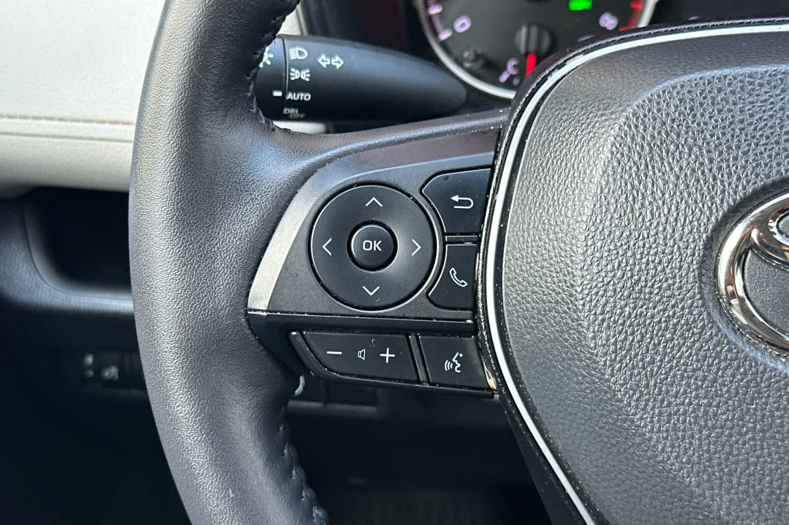 Thumbnail: 2022 Toyota RAV4 - 26