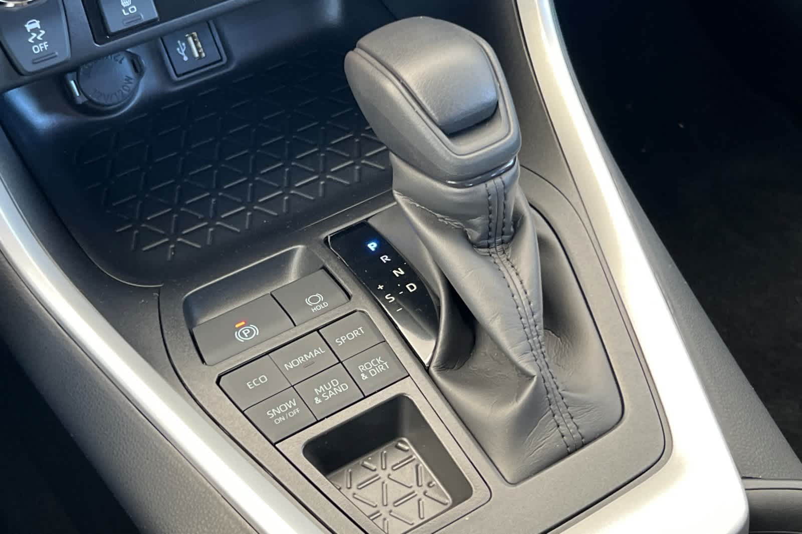 2025 Toyota RAV4 XLE 20