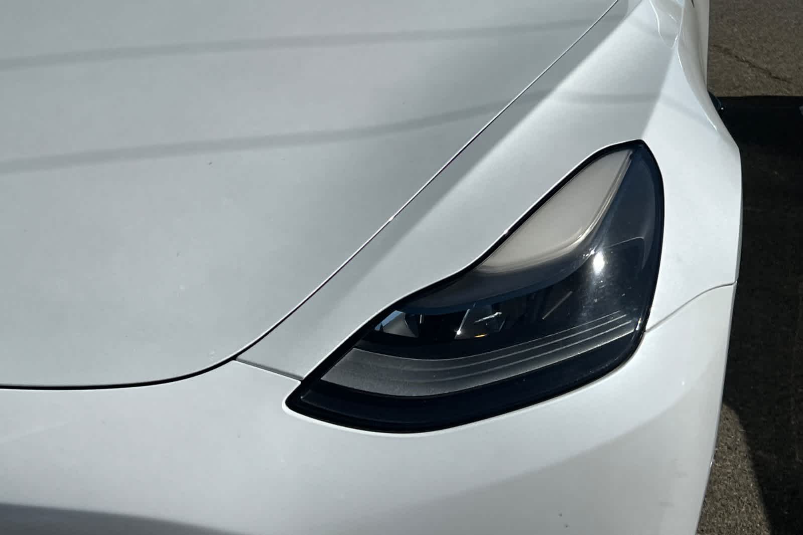 Thumbnail: 2021 Tesla Model 3 - 11