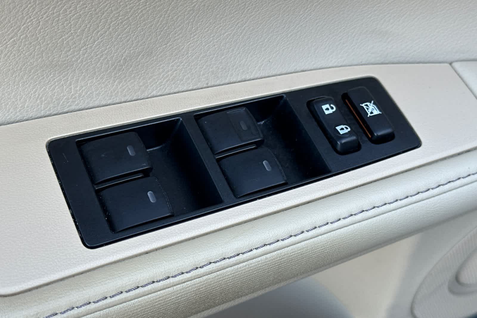 Thumbnail: 2014 Lexus ES - 13