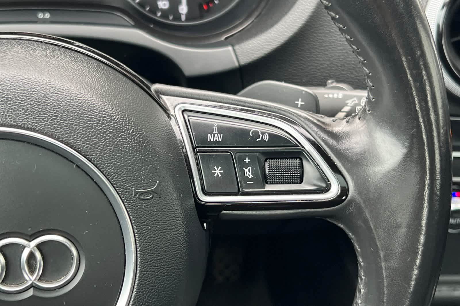 Thumbnail: 2016 Audi A3 e-tron - 28