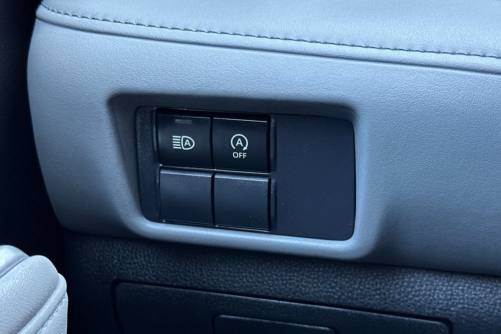 Thumbnail: 2023 Toyota Highlander - 31