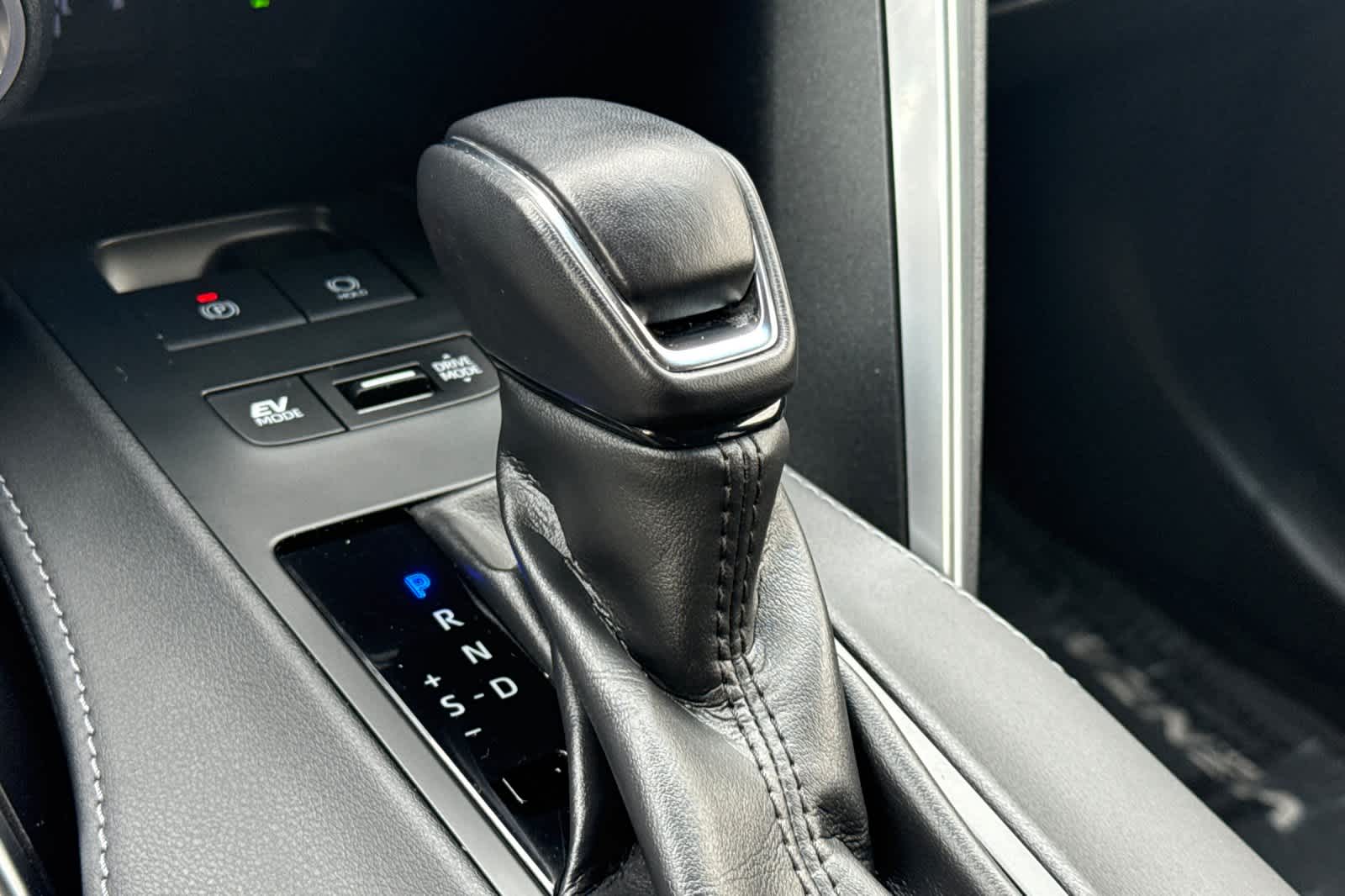 Thumbnail: 2022 Toyota Venza - 23