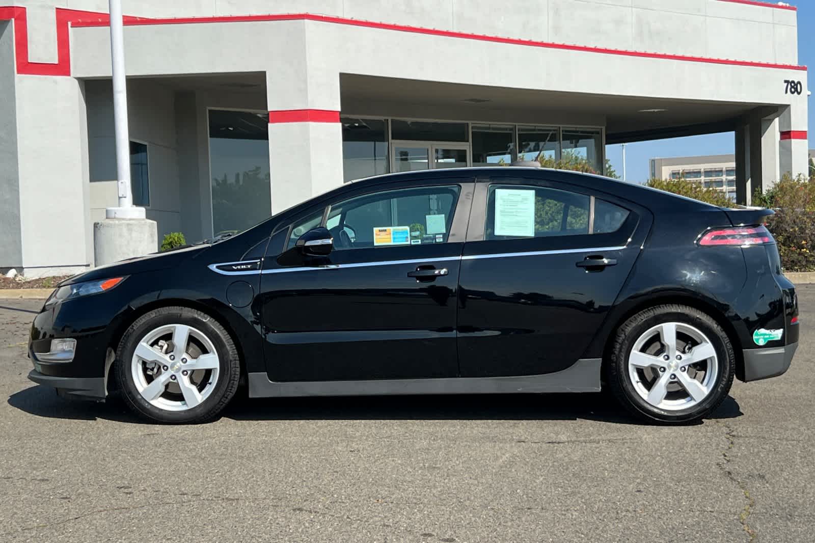 Thumbnail: 2015 Chevrolet Volt - 9