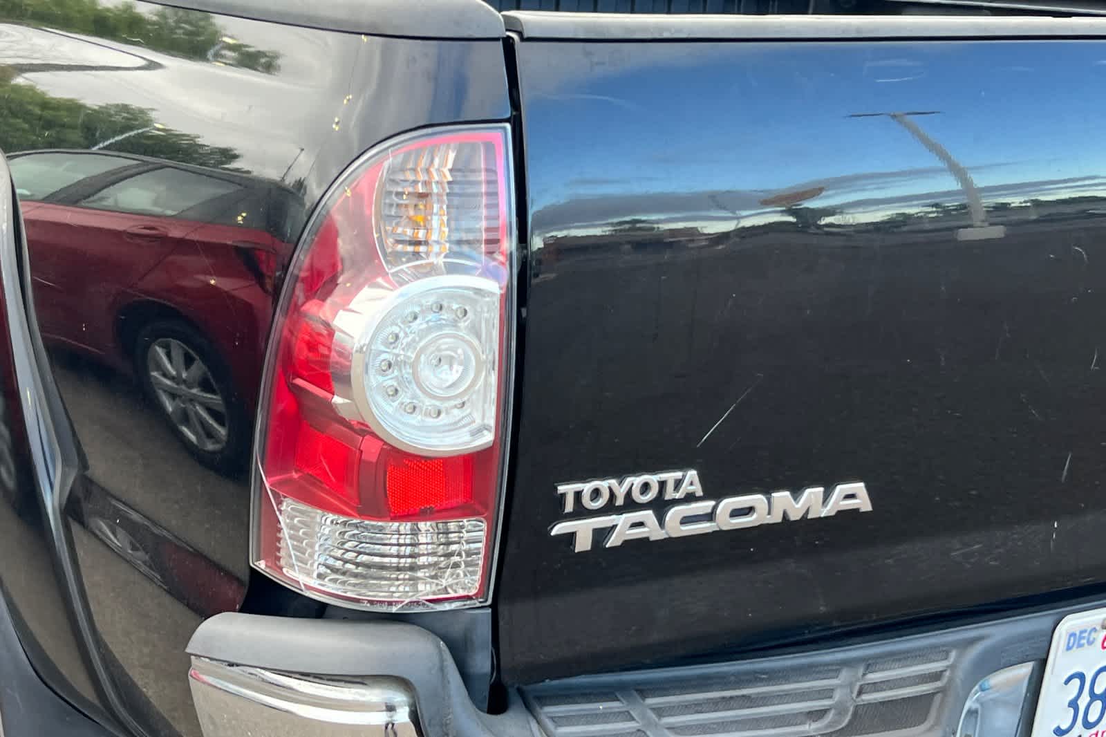 Thumbnail: 2012 Toyota Tacoma - 15