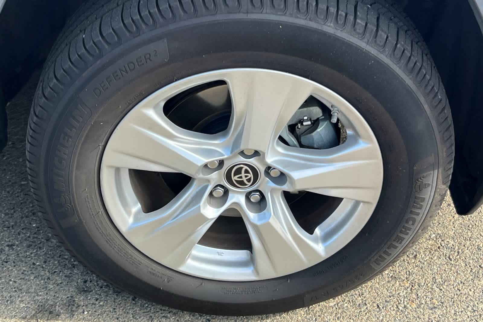 Thumbnail: 2021 Toyota RAV4 - 15