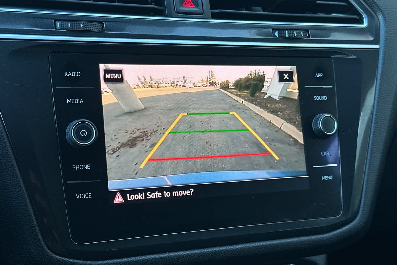 Thumbnail: 2018 Volkswagen Tiguan - 22