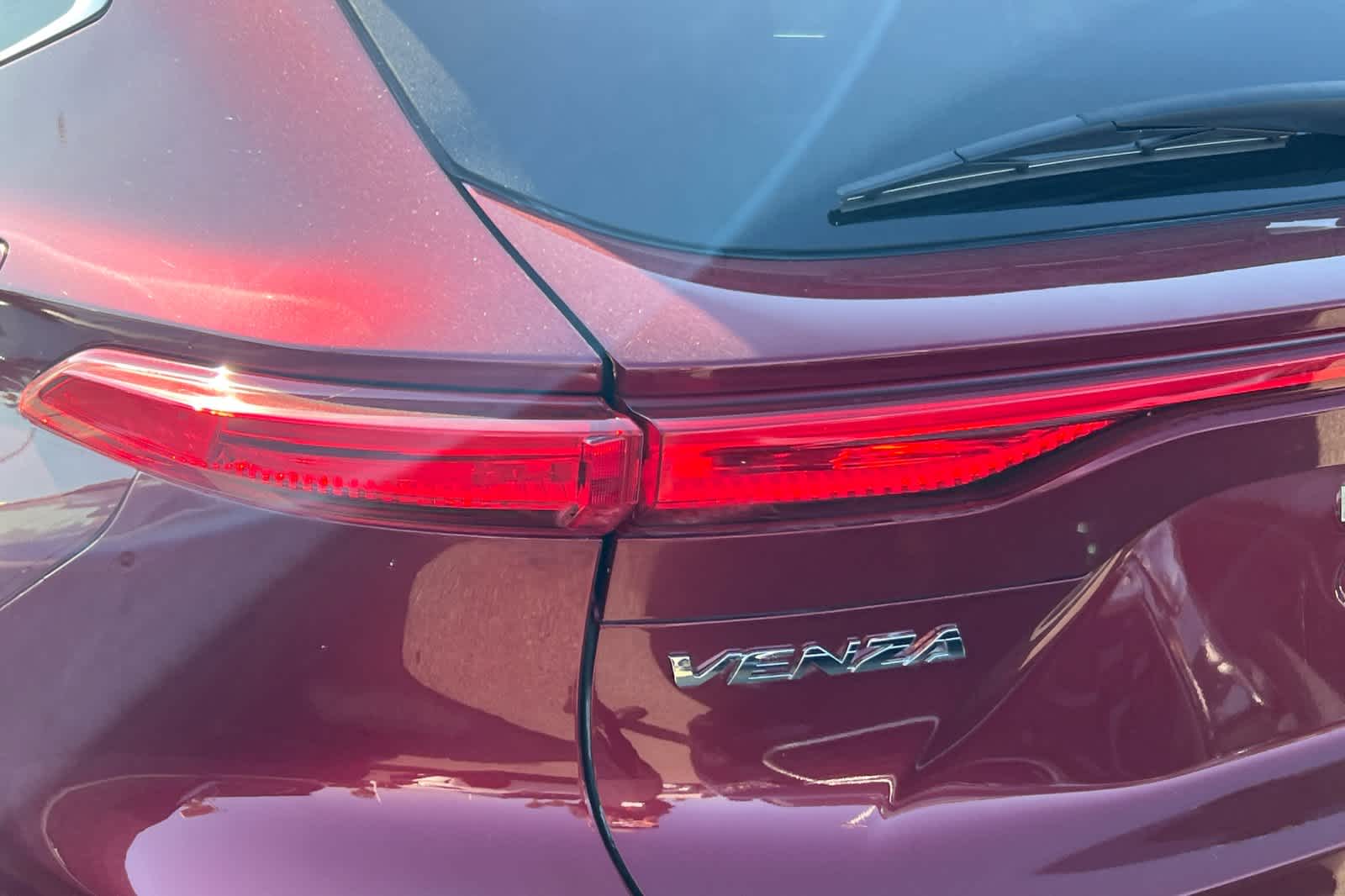 2022 Toyota Venza XLE 15
