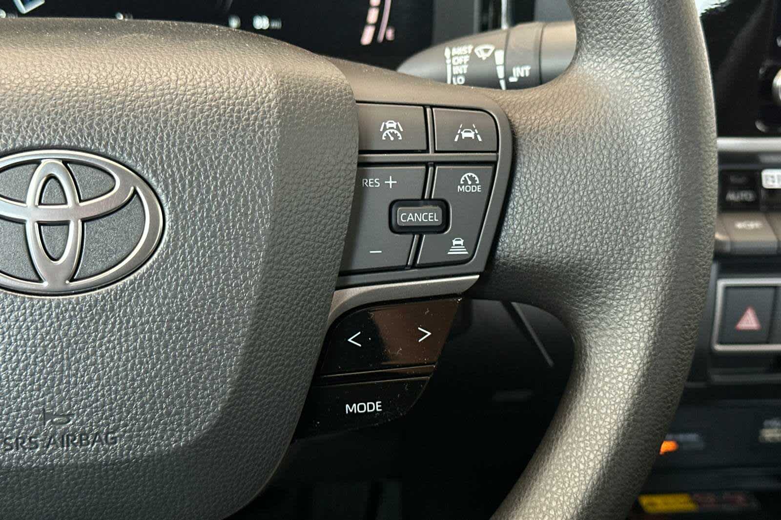 2025 Toyota Camry LE 26
