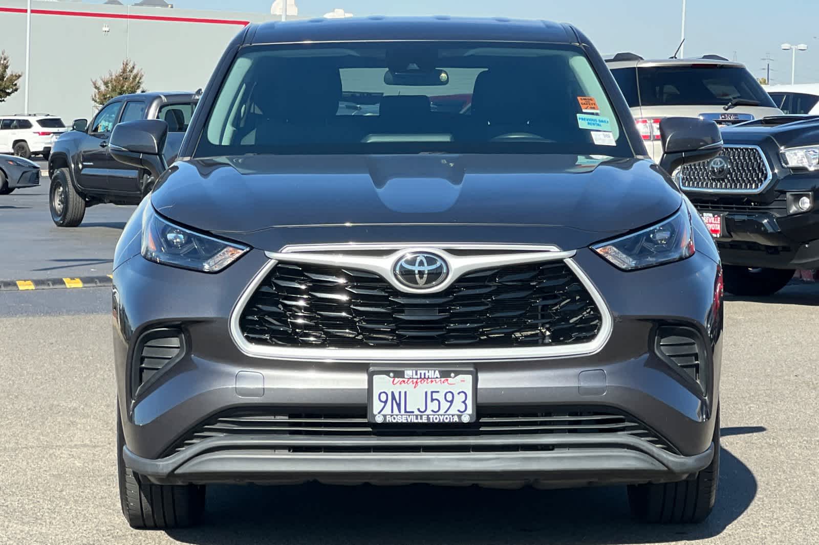 Thumbnail: 2023 Toyota Highlander - 10