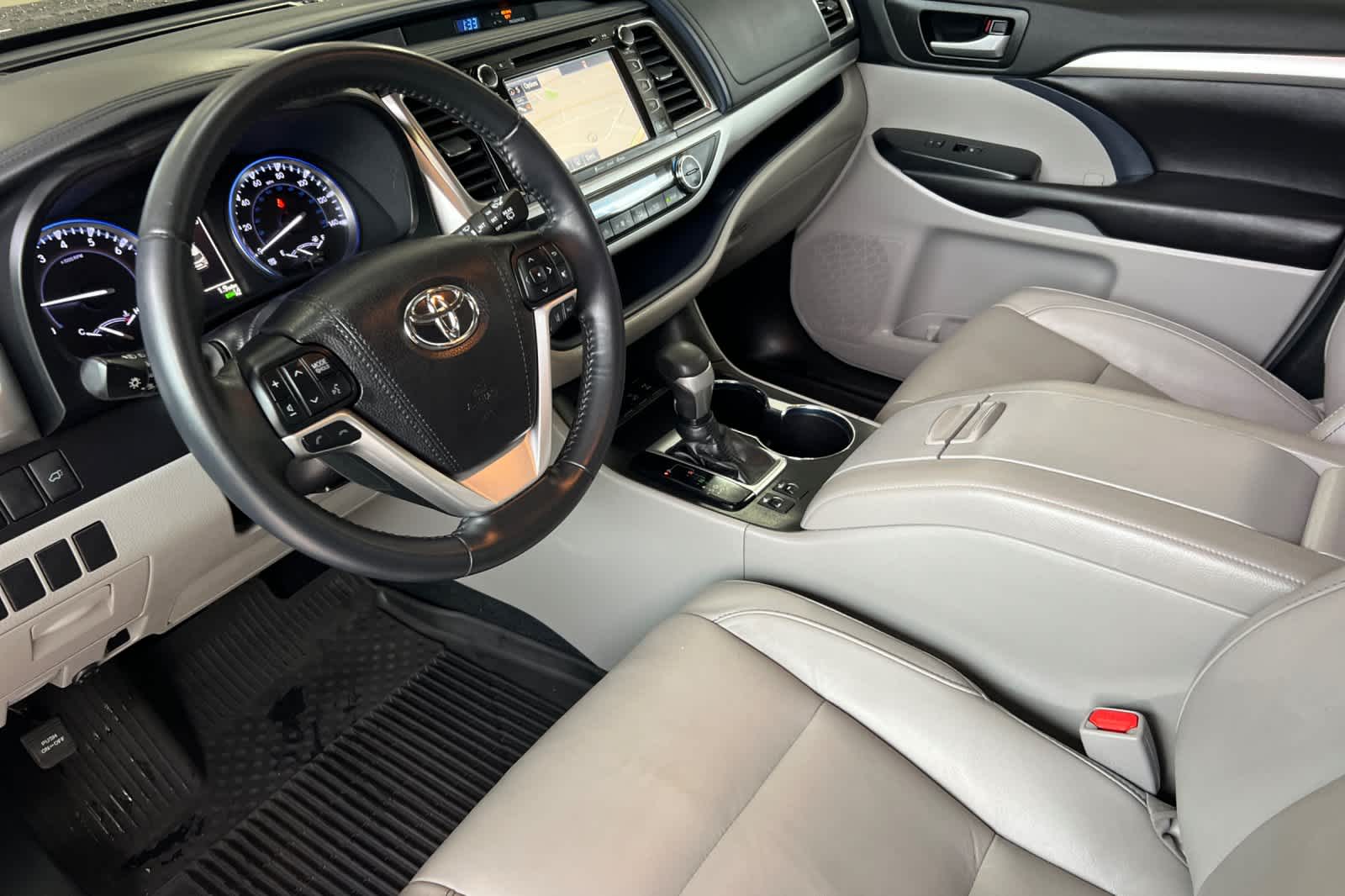 Thumbnail: 2018 Toyota Highlander - 11