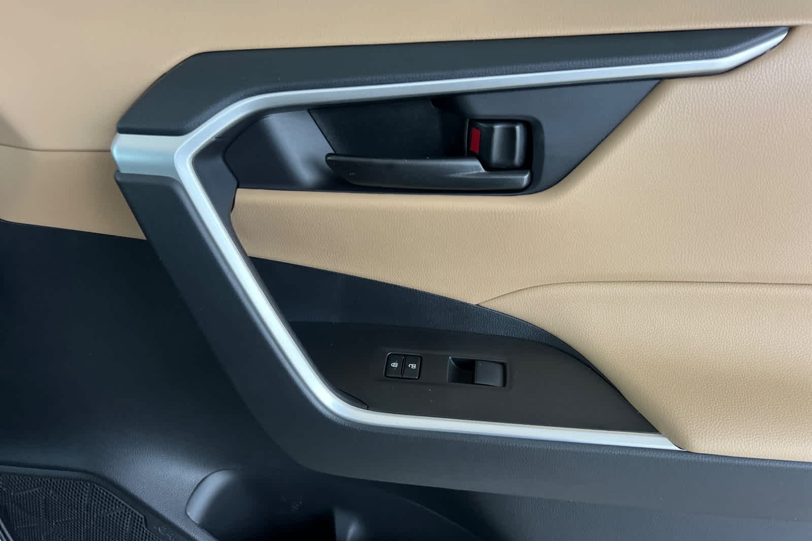 Thumbnail: 2025 Toyota RAV4 - 18