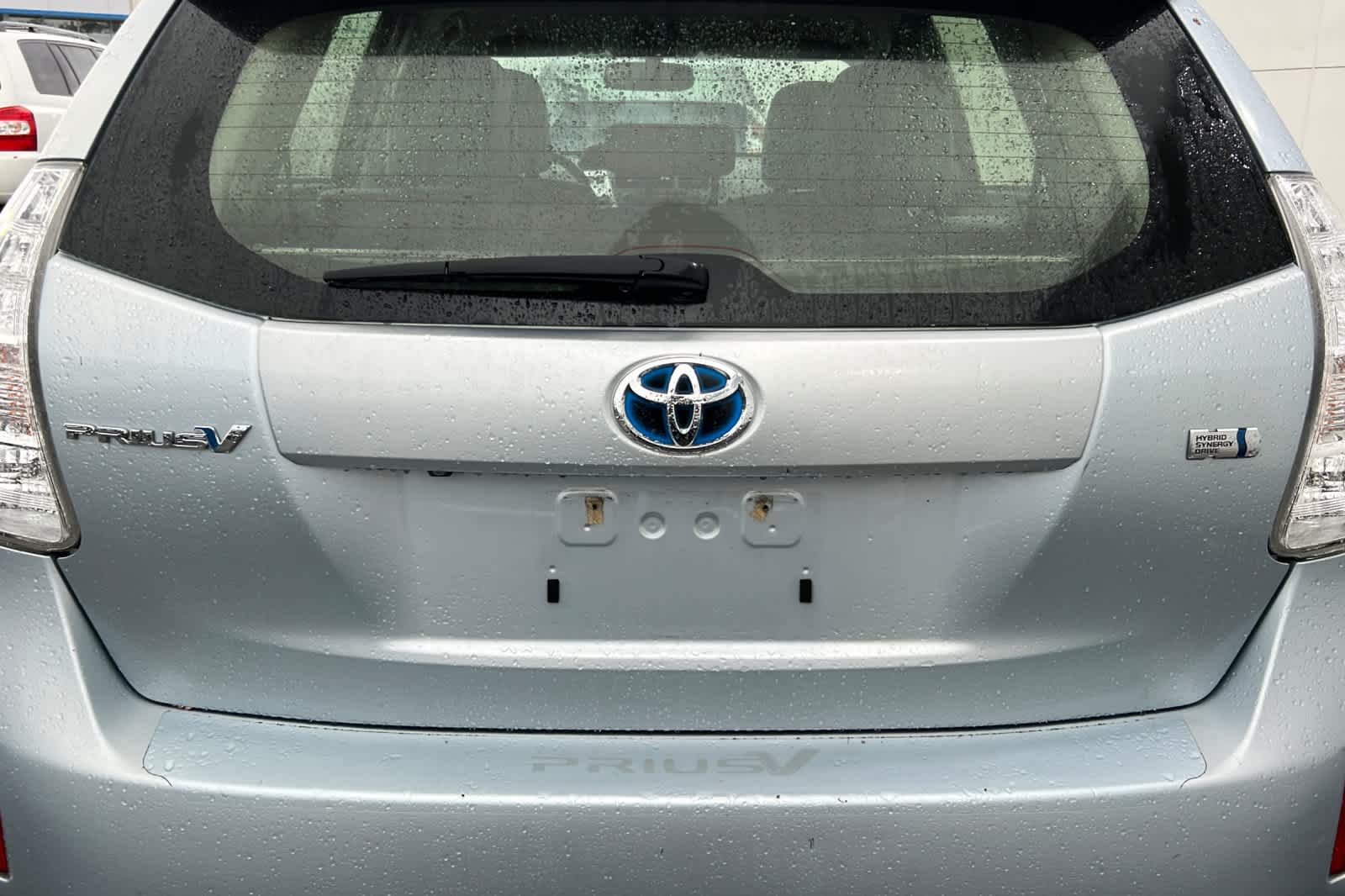 Thumbnail: 2013 Toyota Prius v - 15