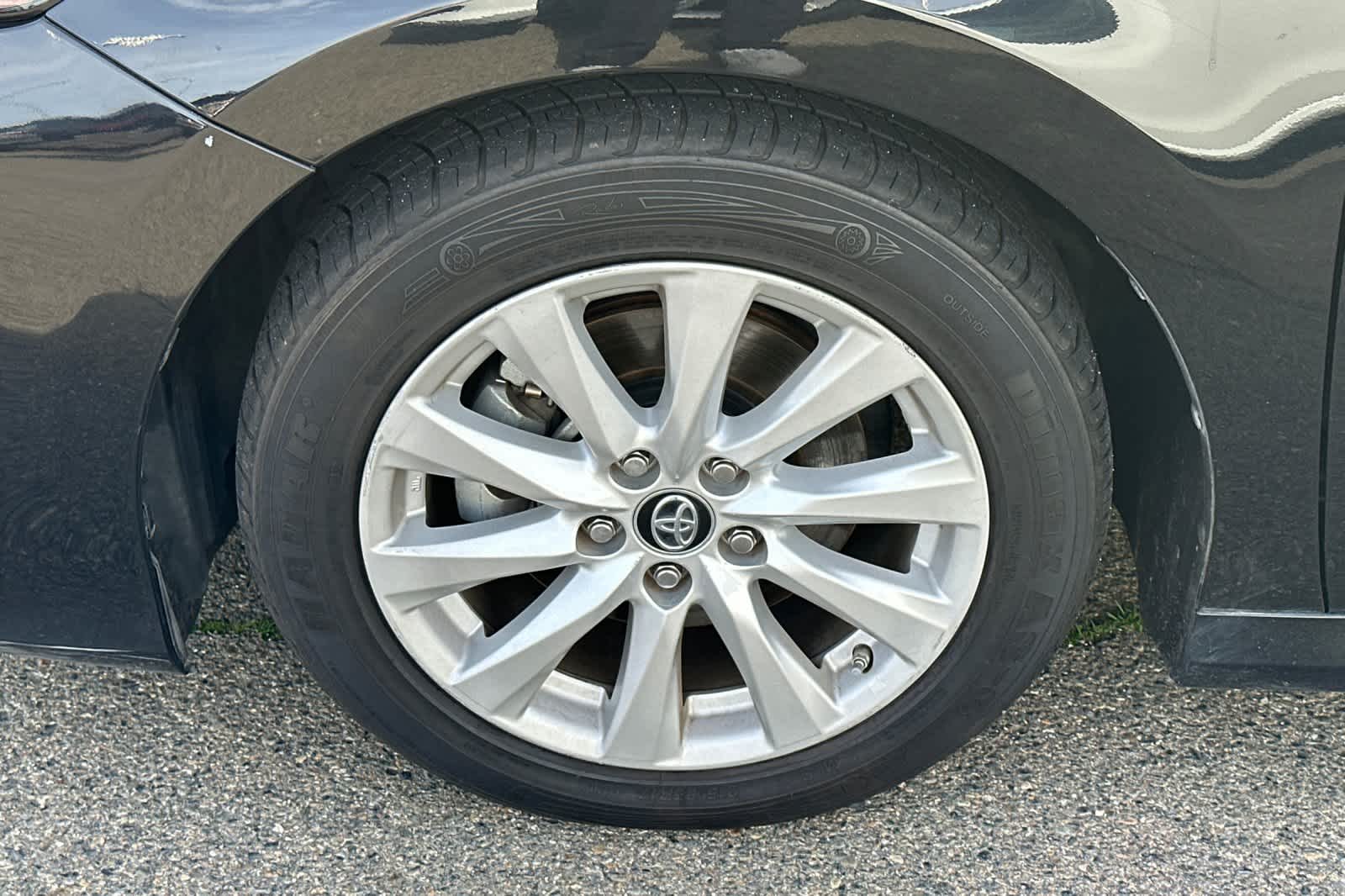 Thumbnail: 2019 Toyota Camry - 21