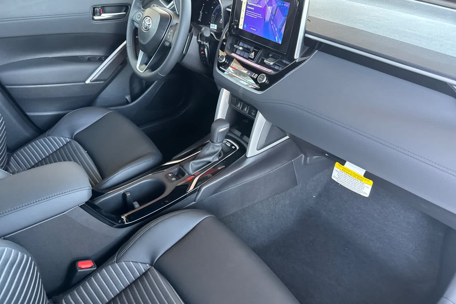 2025 Toyota Corolla Cross XSE 17