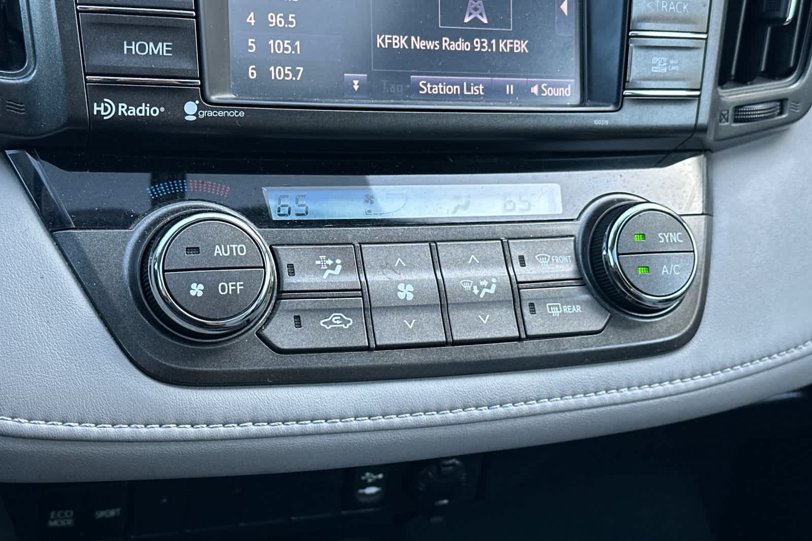 Thumbnail: 2015 Toyota RAV4 - 21