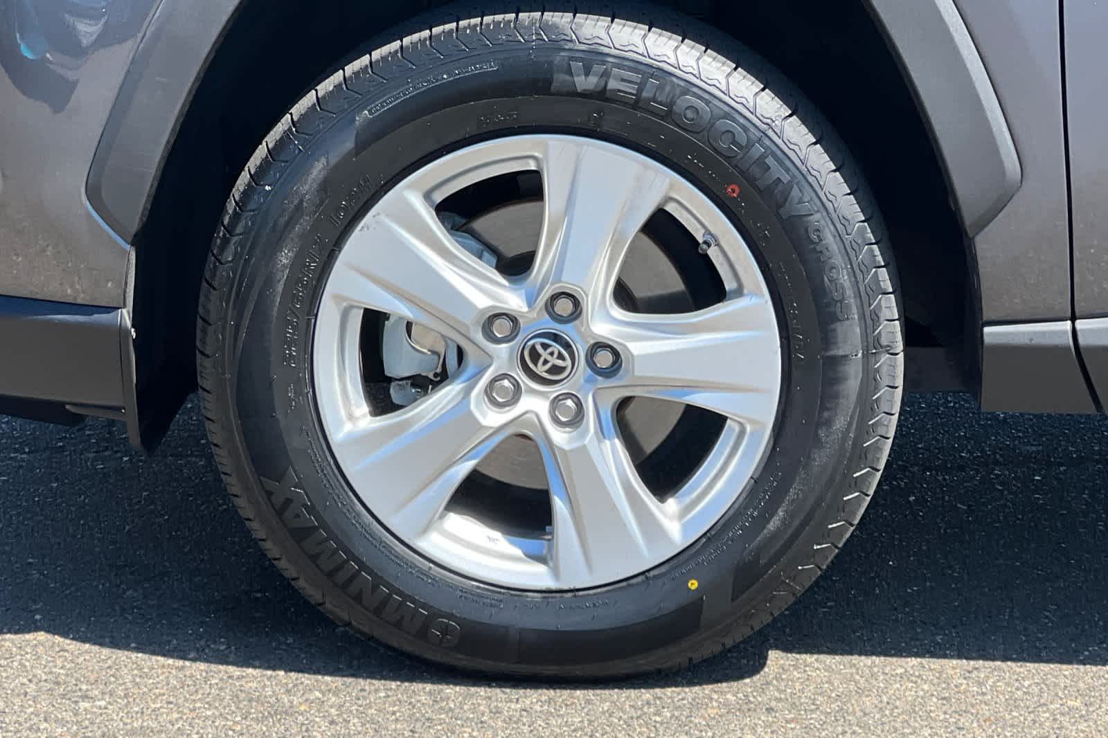 Thumbnail: 2021 Toyota RAV4 - 27