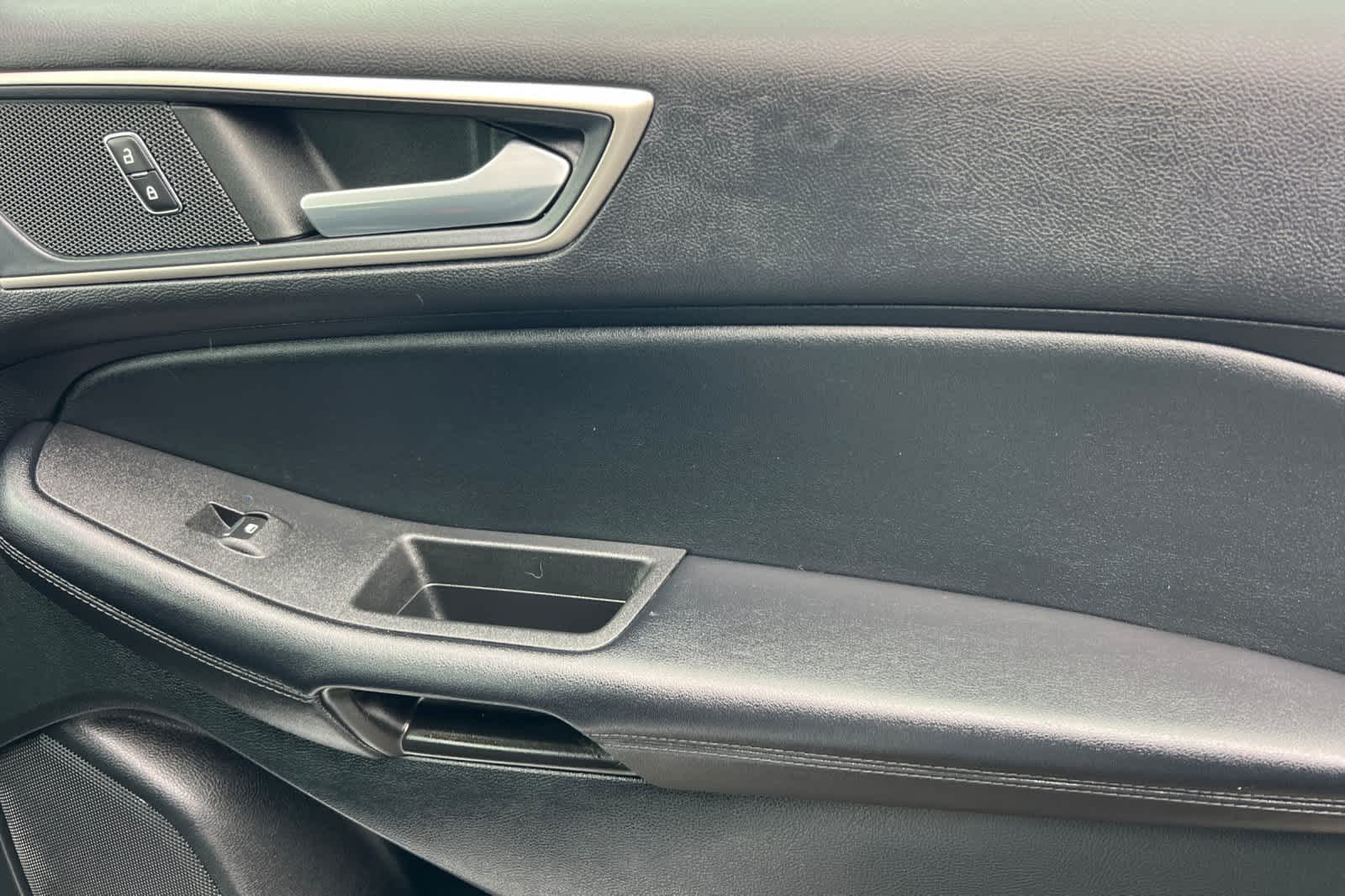 Thumbnail: 2022 Ford Edge - 19