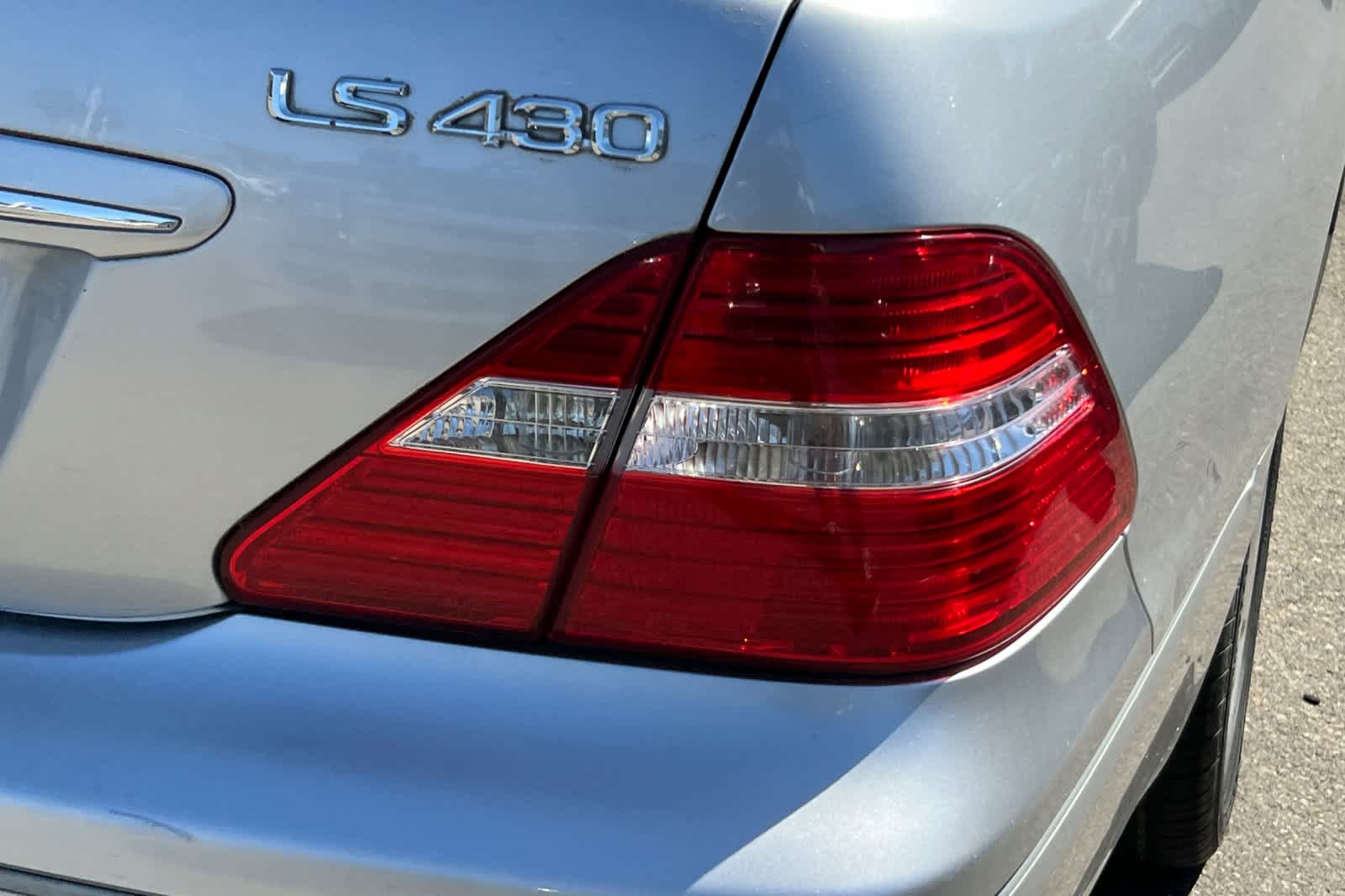 Thumbnail: 2005 Lexus LS - 16