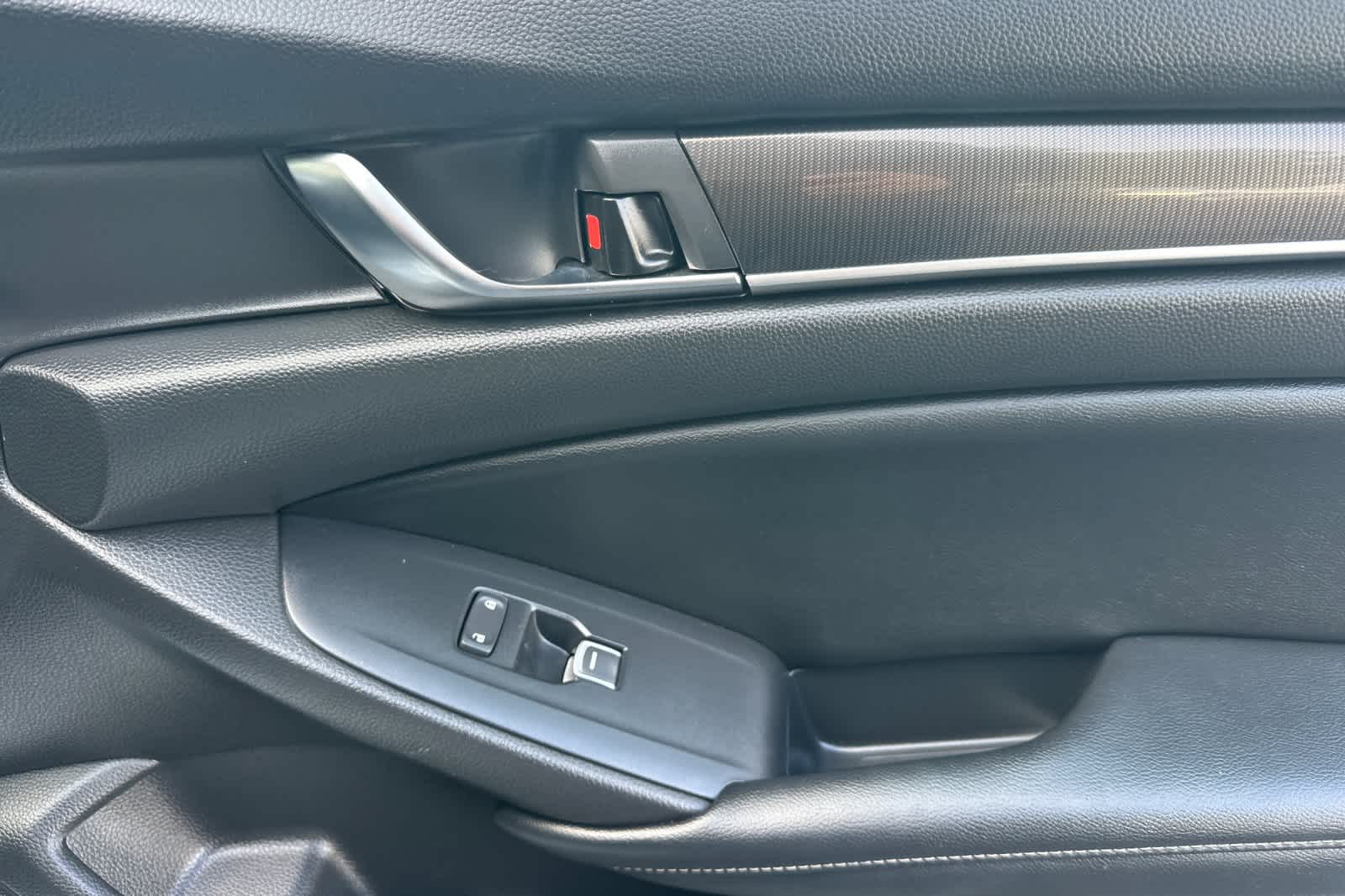 Thumbnail: 2018 Honda Accord - 18