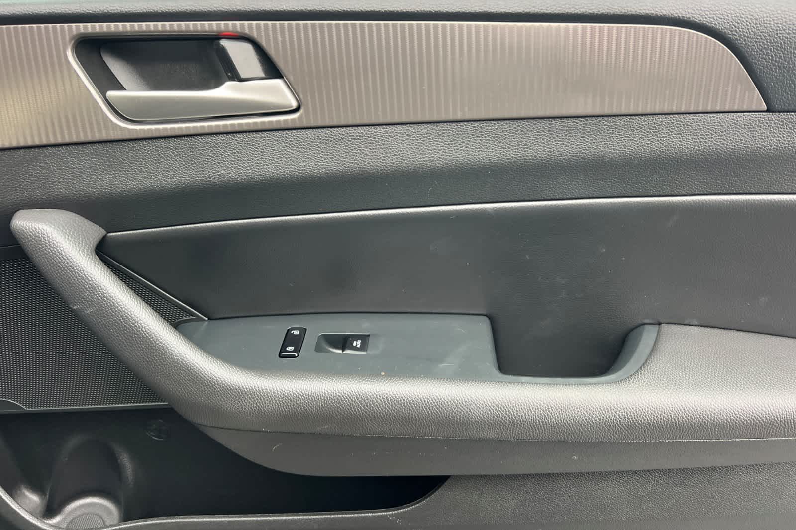 Thumbnail: 2018 Hyundai Sonata - 18