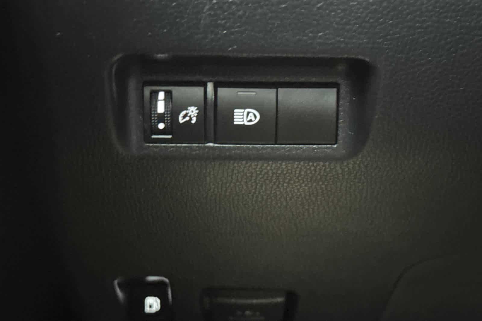 Thumbnail: 2023 Toyota RAV4 - 30