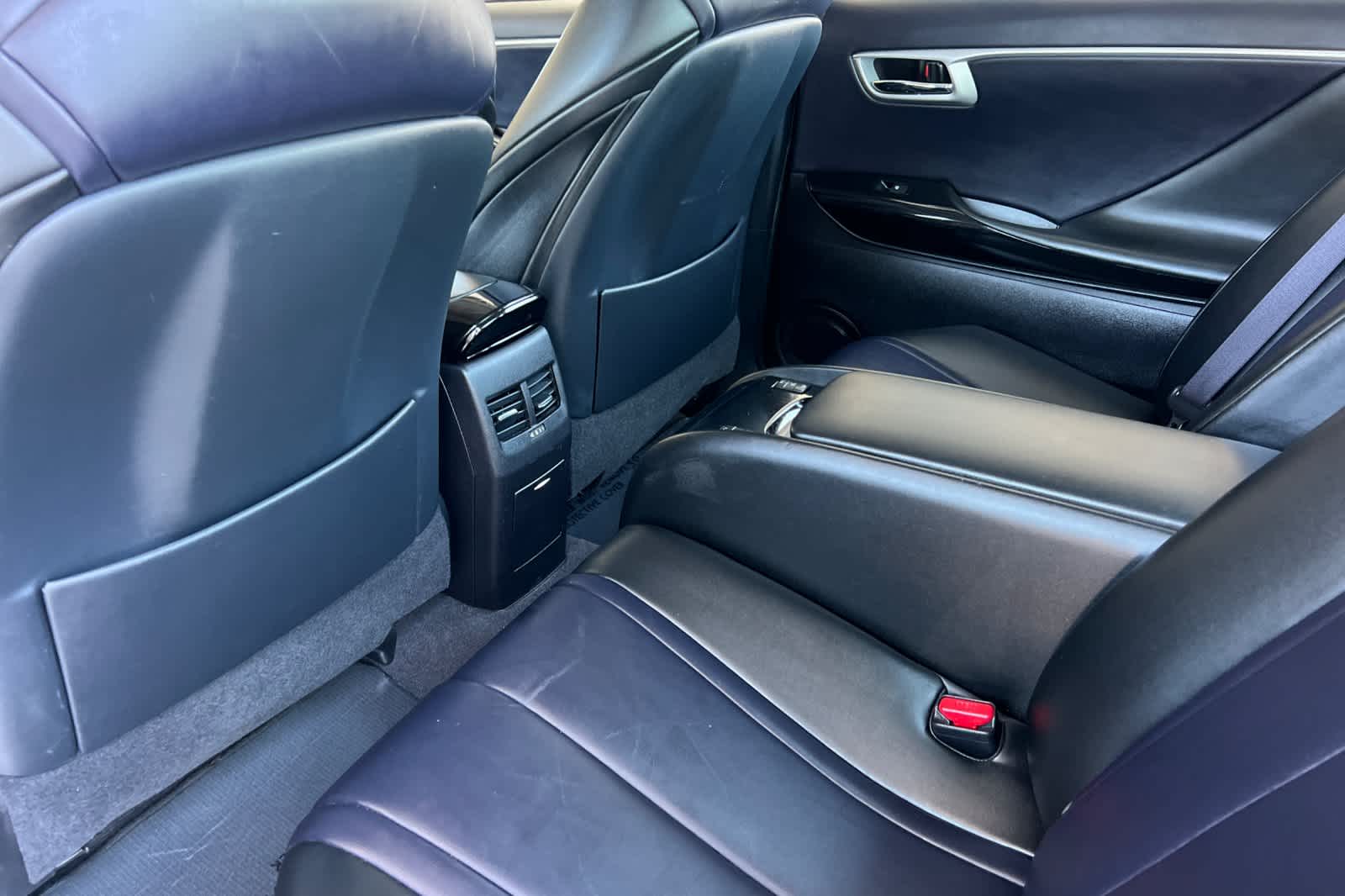 Thumbnail: 2017 Toyota Mirai - 4