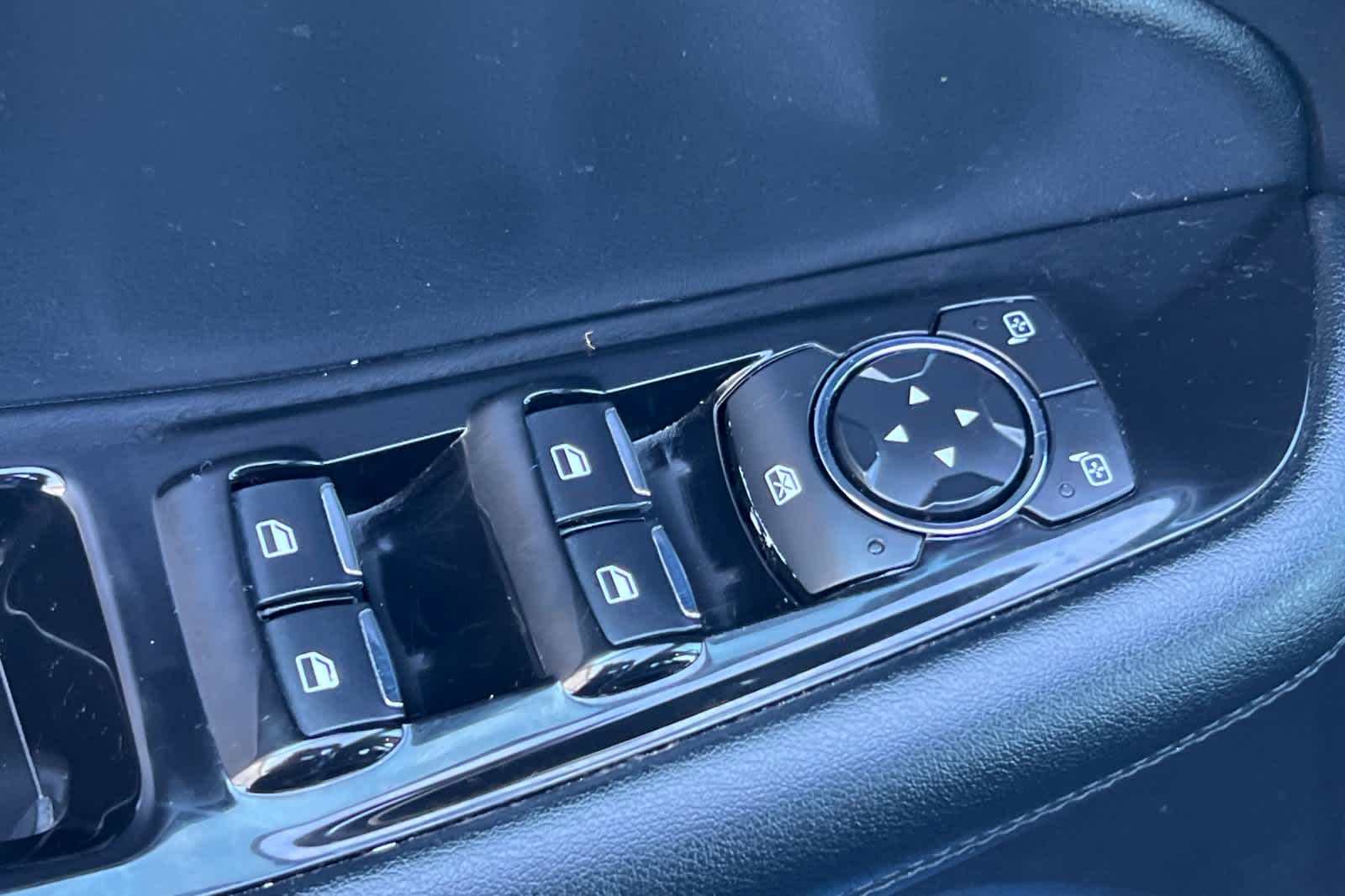 Thumbnail: 2020 Ford Edge - 13