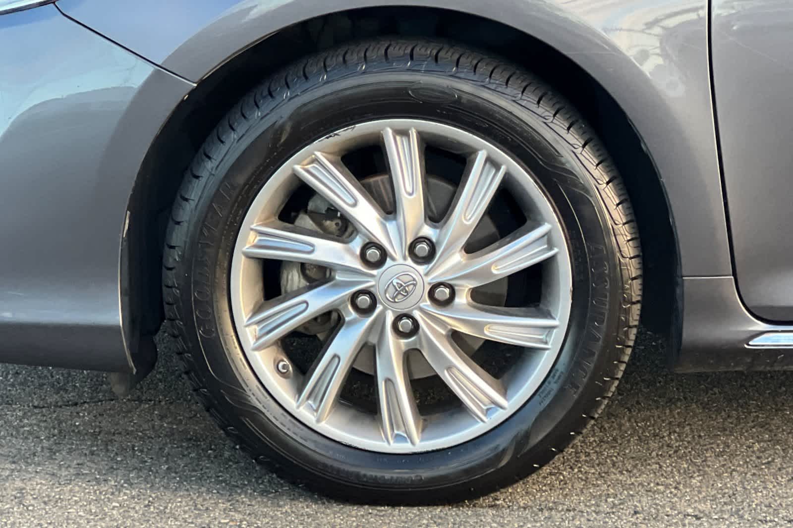 Thumbnail: 2014 Toyota Camry - 27