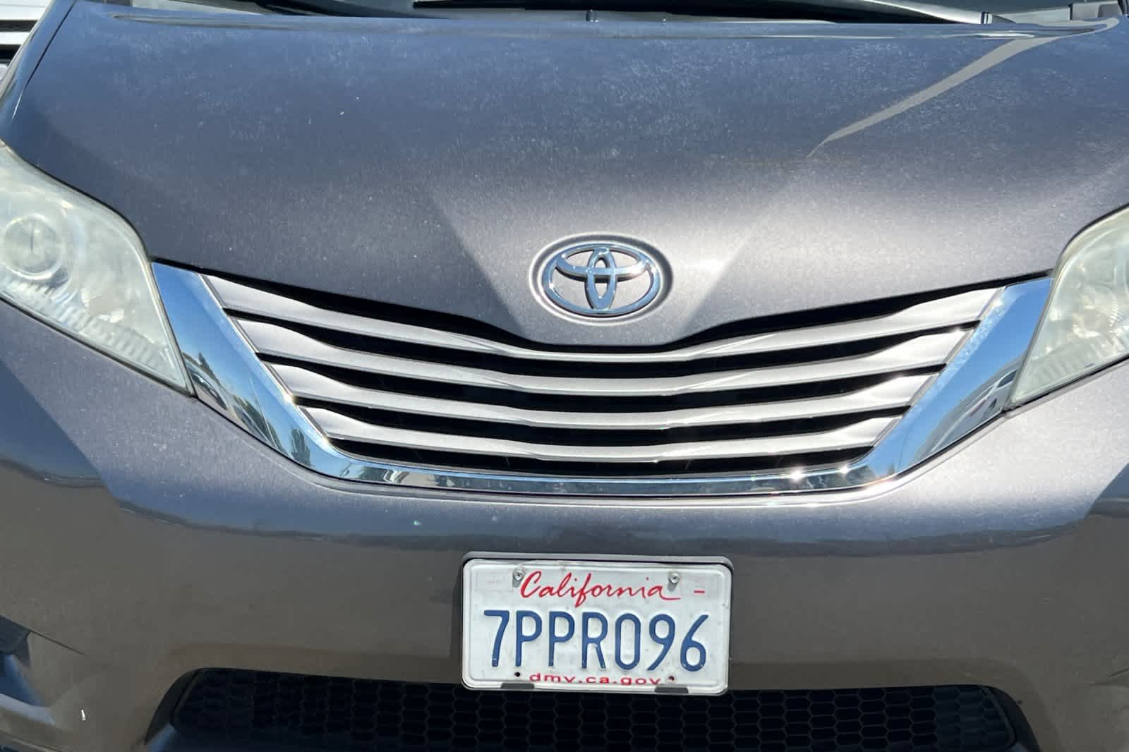 Thumbnail: 2015 Toyota Sienna - 9