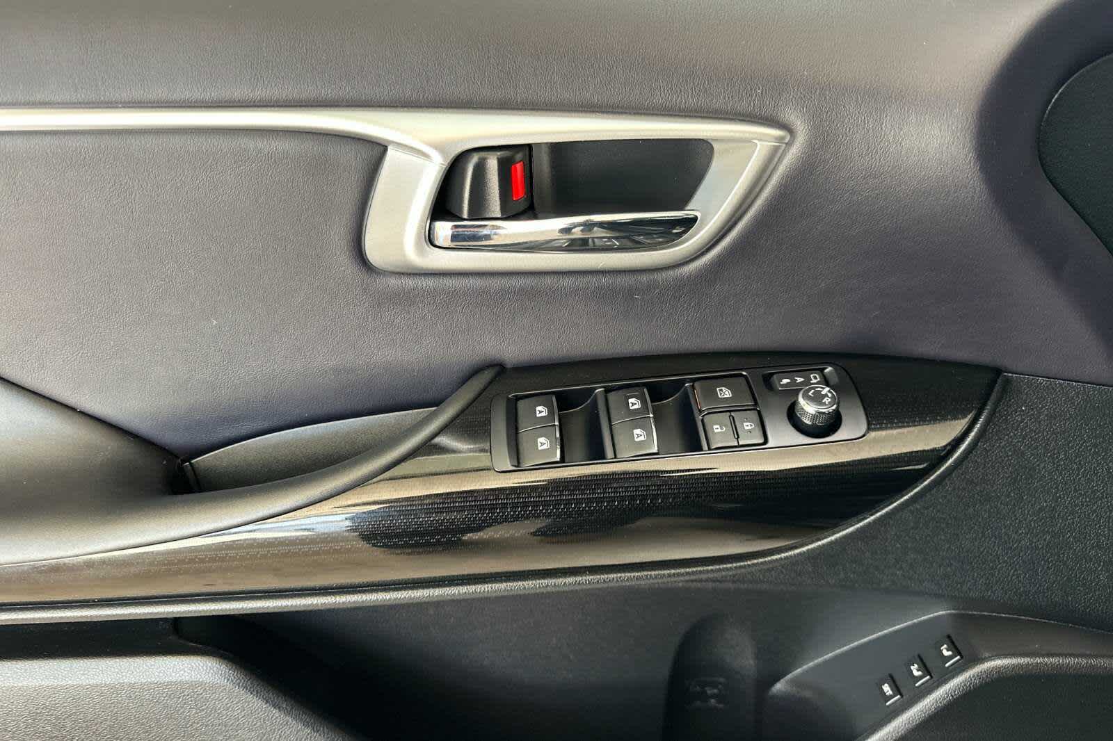 Thumbnail: 2019 Toyota Mirai - 12