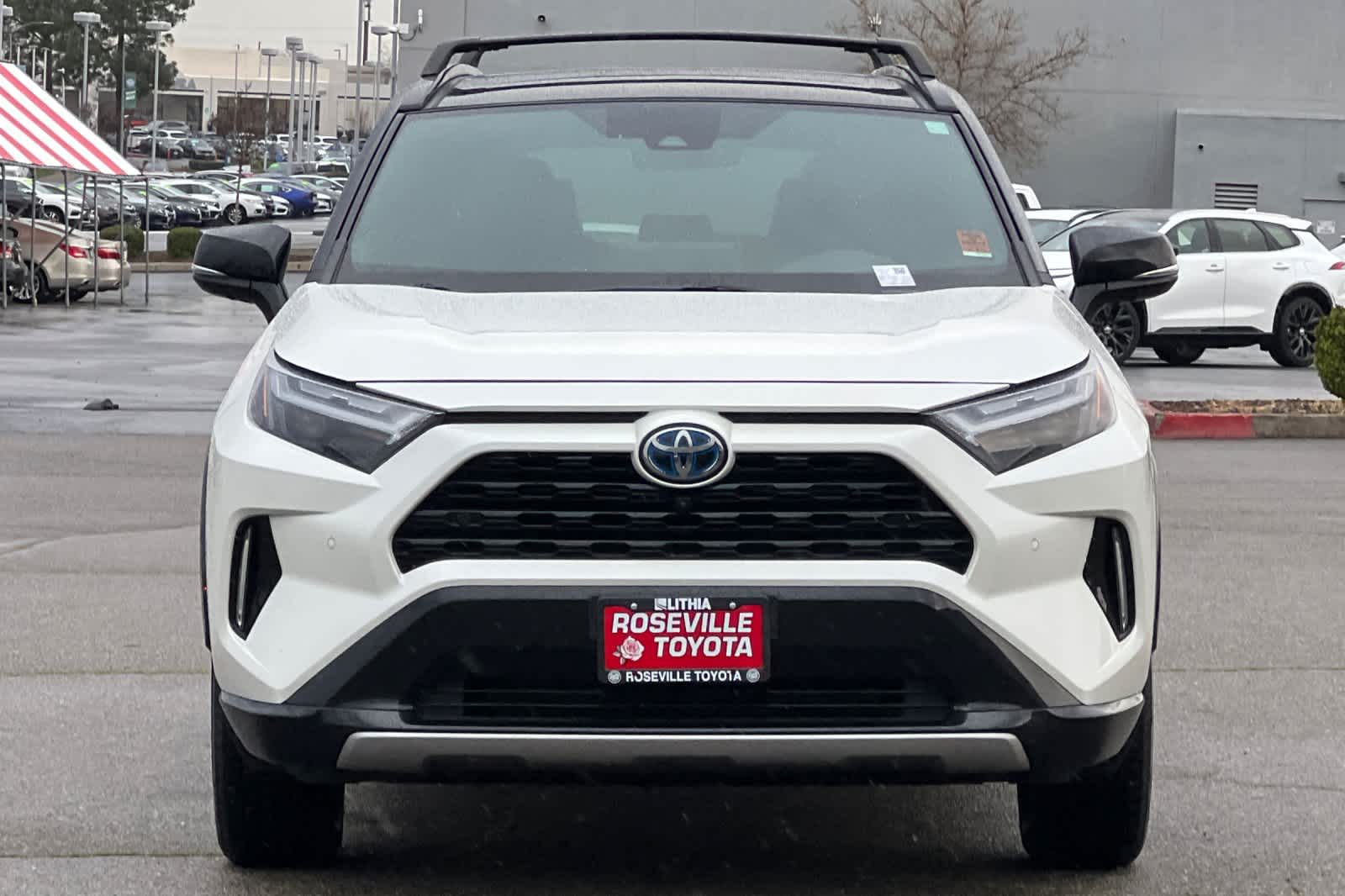 Thumbnail: 2022 Toyota RAV4 - 10