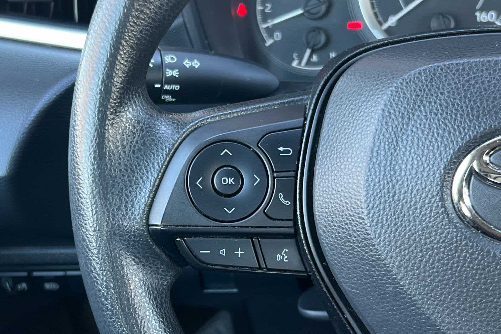 2022 Toyota Corolla LE 23