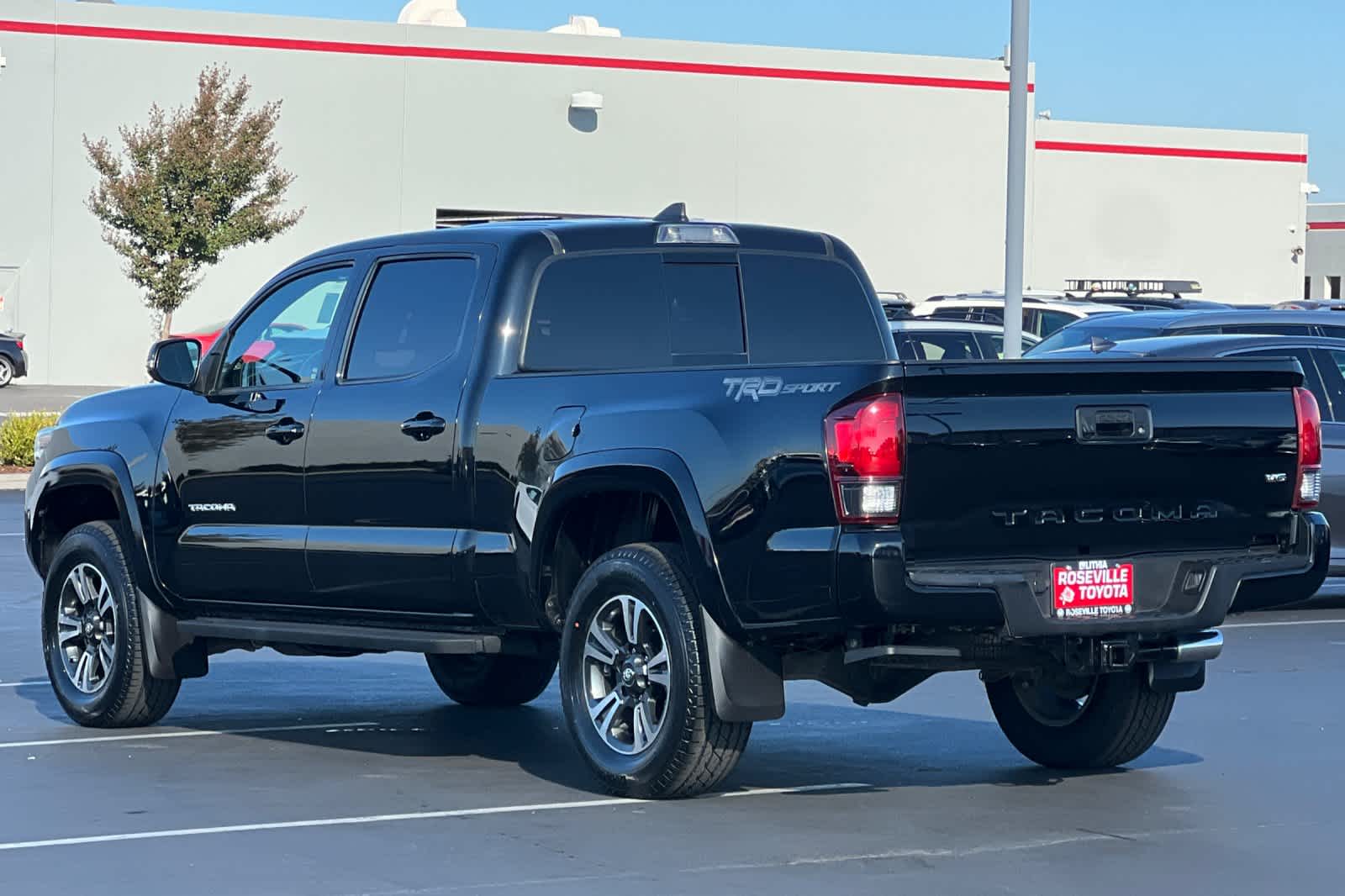 Thumbnail: 2018 Toyota Tacoma - 7
