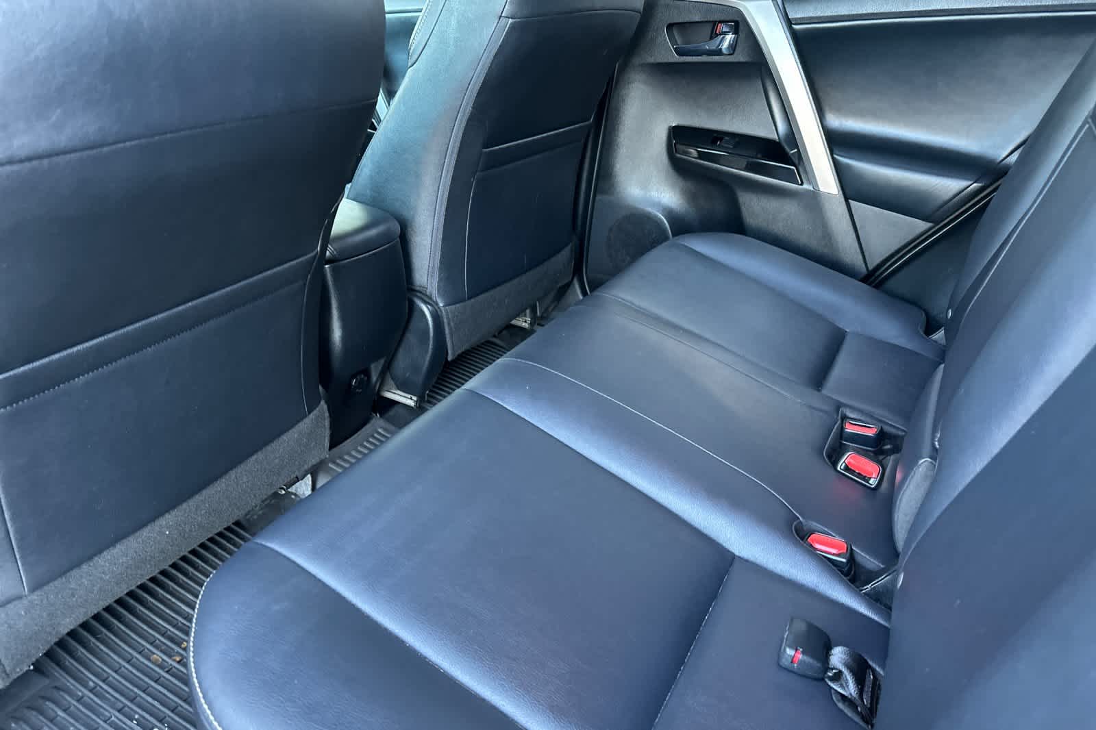 Thumbnail: 2018 Toyota RAV4 - 4