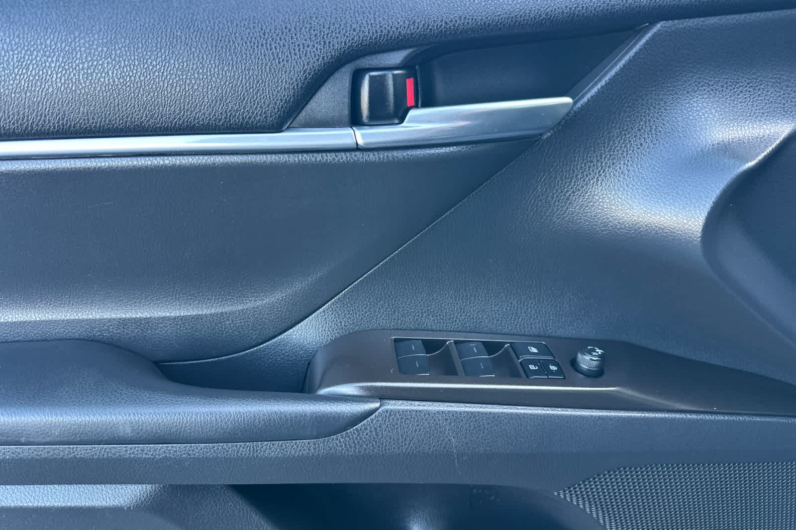 Thumbnail: 2022 Toyota Camry - 12