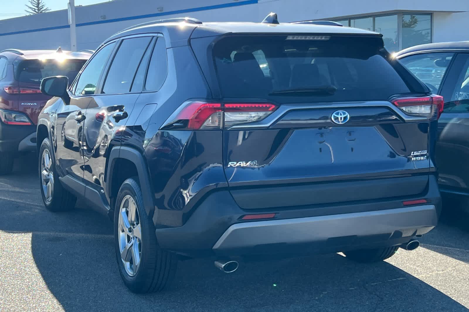 Thumbnail: 2019 Toyota RAV4 - 4