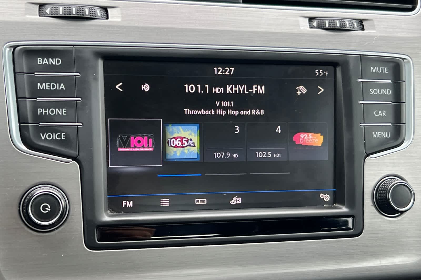 Thumbnail: 2017 Volkswagen Golf - 20