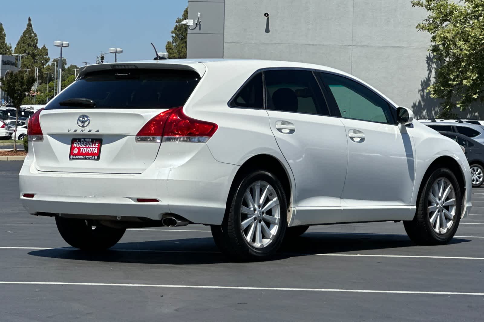 Thumbnail: 2010 Toyota Venza - 2