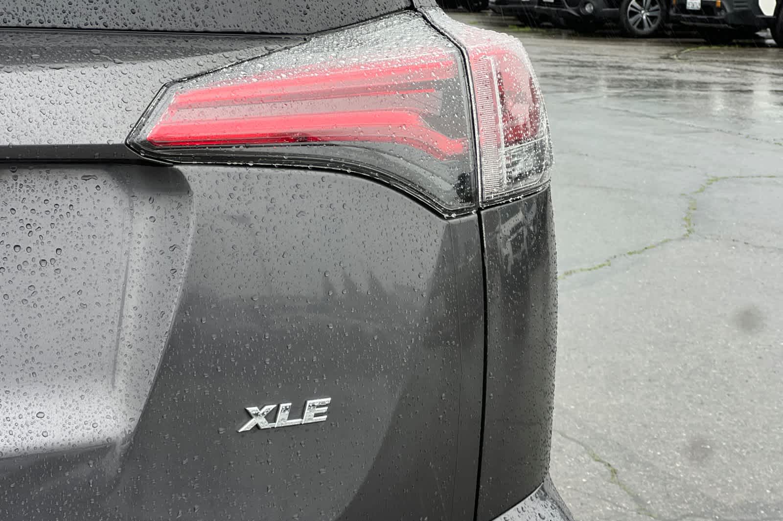 Thumbnail: 2017 Toyota RAV4 - 28