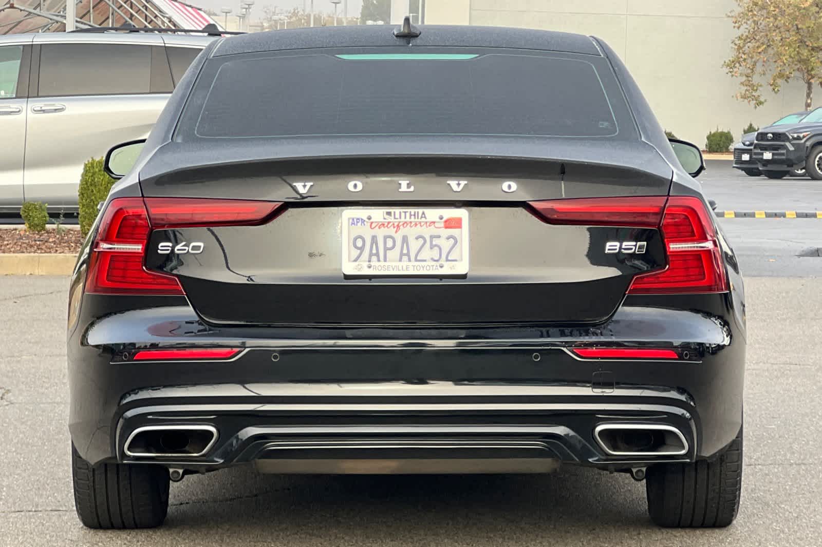 Thumbnail: 2022 Volvo S60 - 8