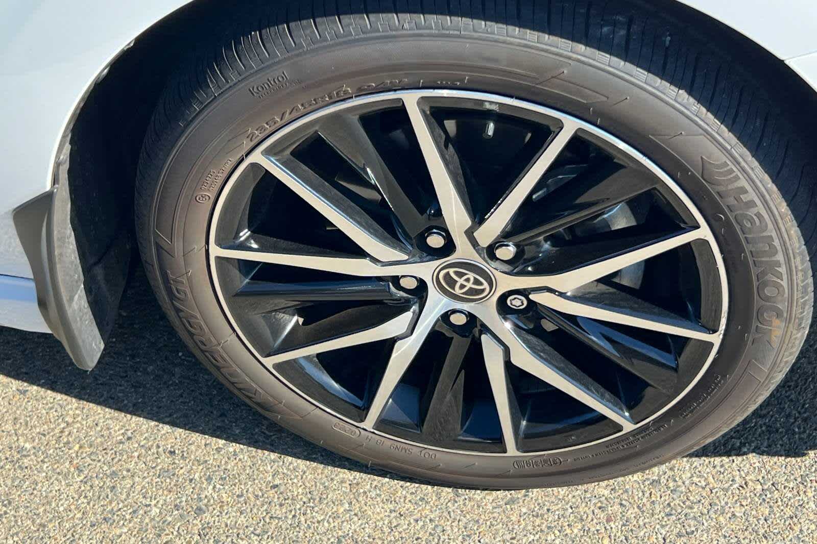 Thumbnail: 2023 Toyota Camry - 12