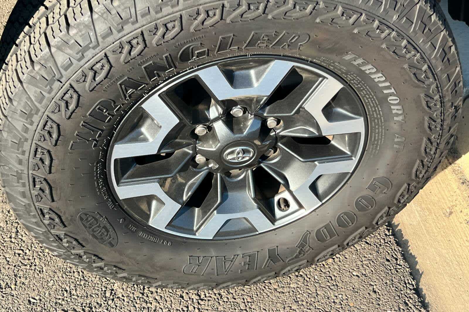 Thumbnail: 2022 Toyota Tacoma - 12