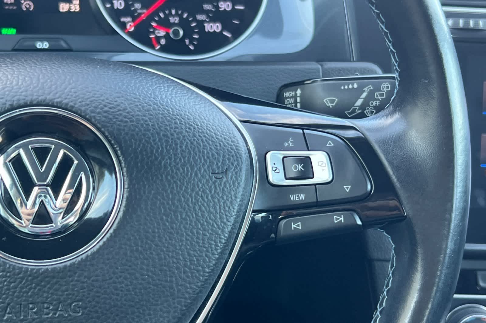 Thumbnail: 2019 Volkswagen e-Golf - 27
