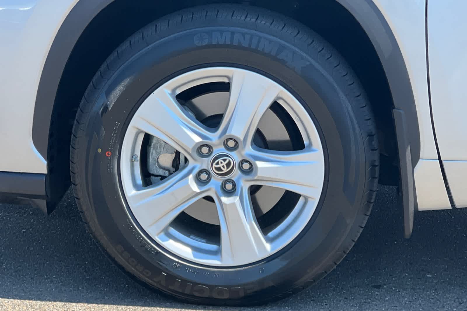 Thumbnail: 2024 Toyota Highlander - 27