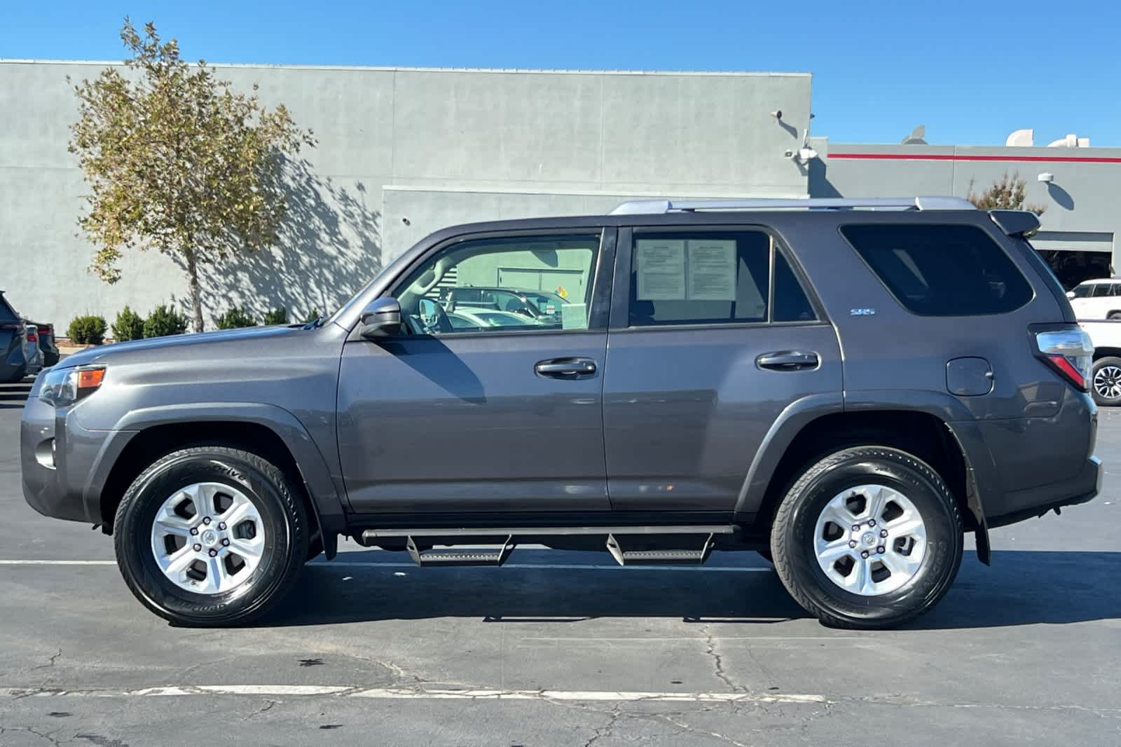 Thumbnail: 2018 Toyota 4Runner - 9