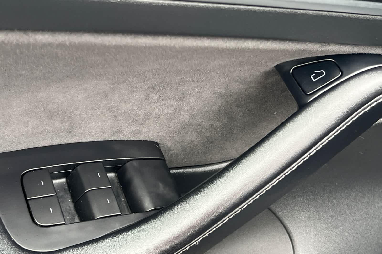 Thumbnail: 2022 Tesla Model 3 - 13