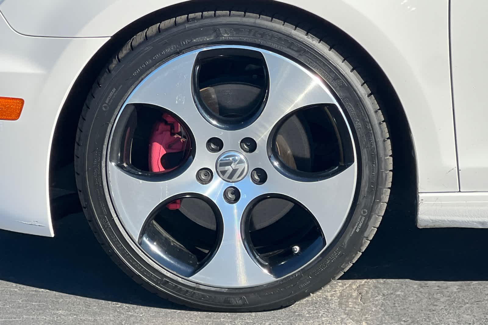 Thumbnail: 2012 Volkswagen Golf - 28