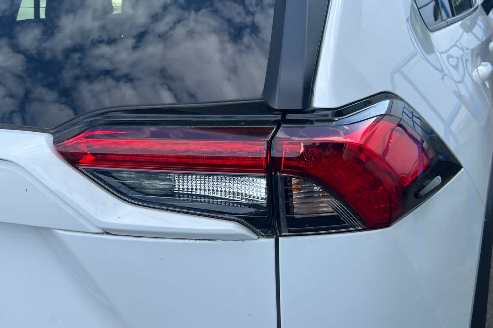 Thumbnail: 2022 Toyota RAV4 - 18